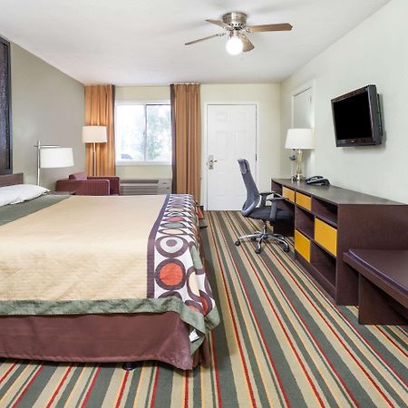 Super 8 By Wyndham Brookhaven Hotell Eksteriør bilde